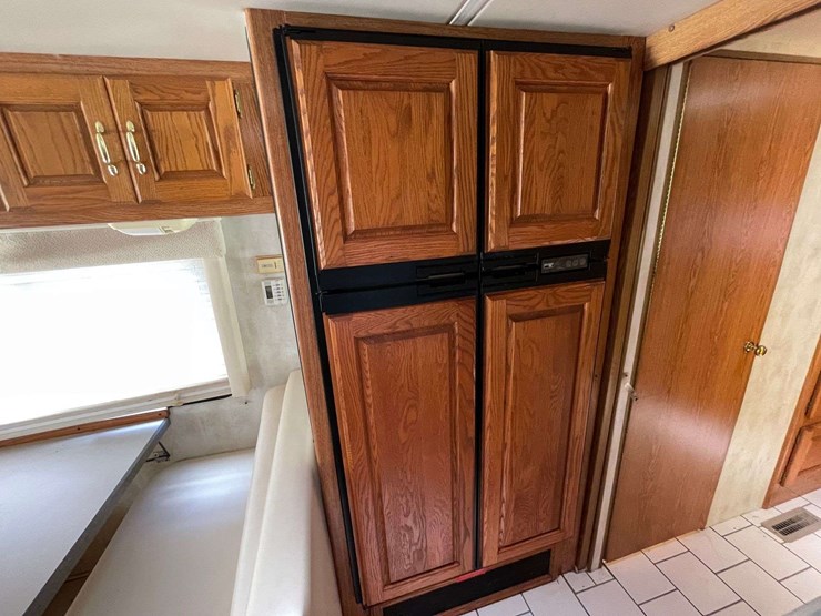 2000-holiday-rambler-"endeavor"-motorhome-(52,465-miles)-image-35