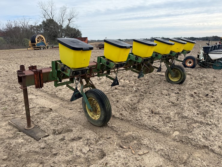 john-deere-7100-image-11