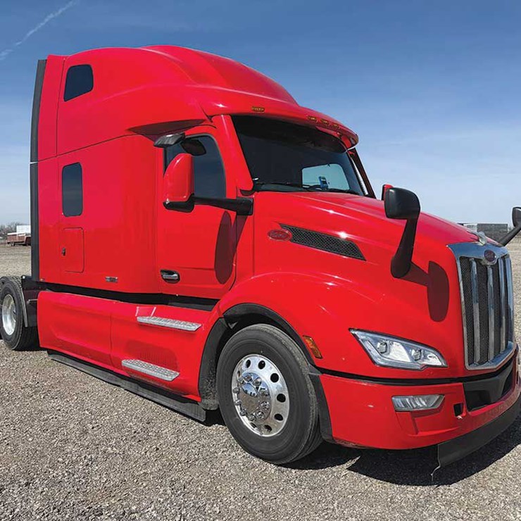 2023 PETERBILT 579