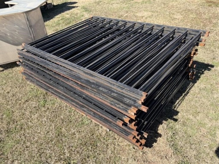 29-count--metal-fence-panels-image-1