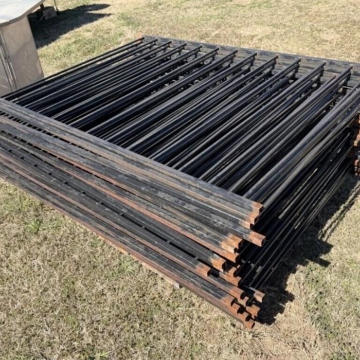 29 Count- Metal Fence Panels