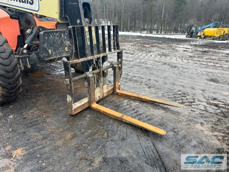 2015-jlg-g6-42a-image-9