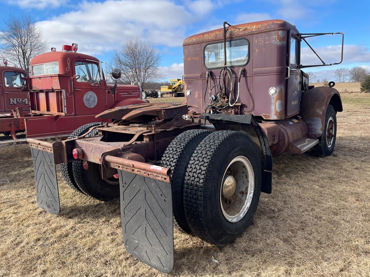 #4205-•-autocar-day-cab-semi-tractor,-(has-title)-image-4