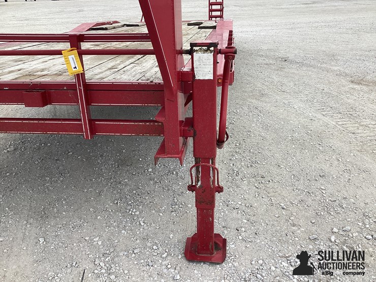 2013-titan-trailer-image-17