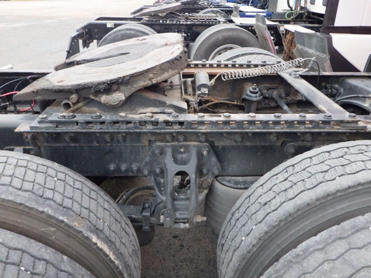 2022-kenworth-t680-image-13