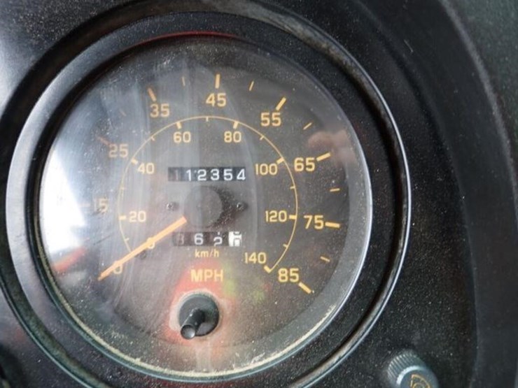 2002-gmc-7500-image-16