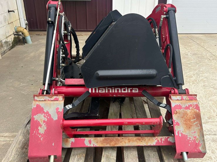 mahindra-2665cl-front-loader-image-1