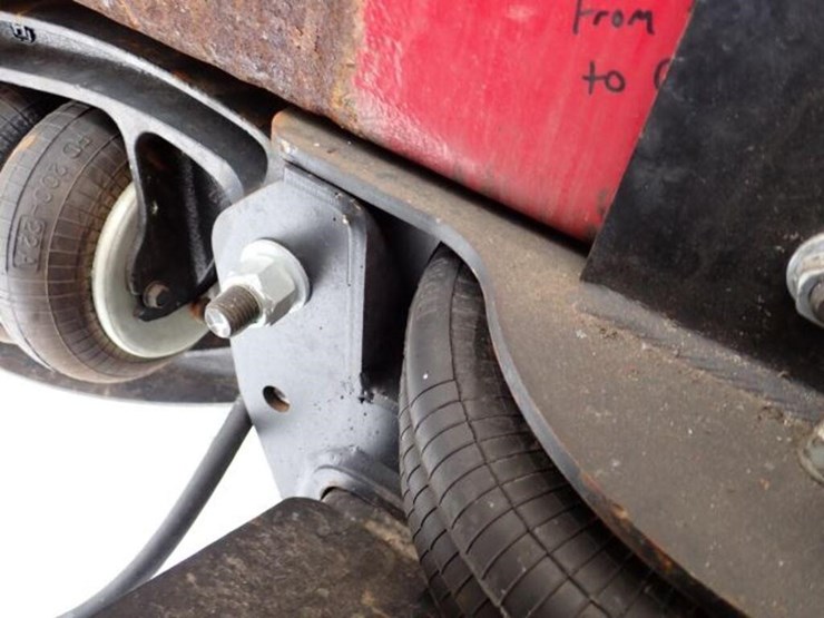 2011-peterbilt-365-image-71