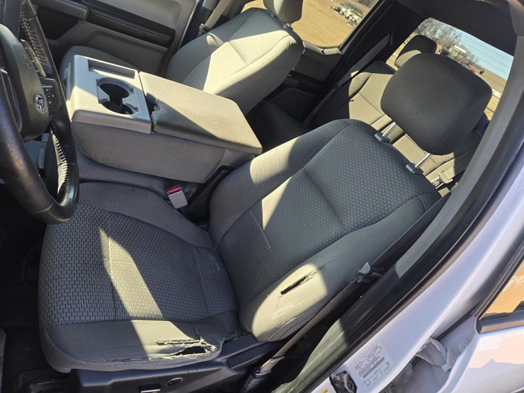 2016-ford-f150-image-22