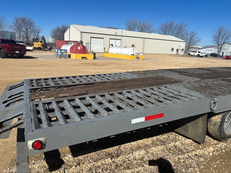 #2320-•-2008-interstate-30'-tri-axle-equipment-trailer-image-15