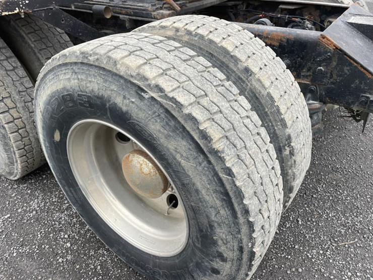 2000-caterpillar-c12-image-18