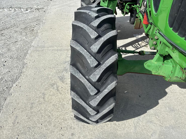 2009-john-deere-6115d-image-41