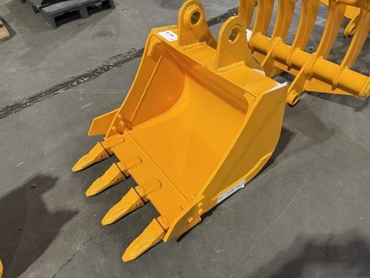 2026-caterpillar-305-image-2