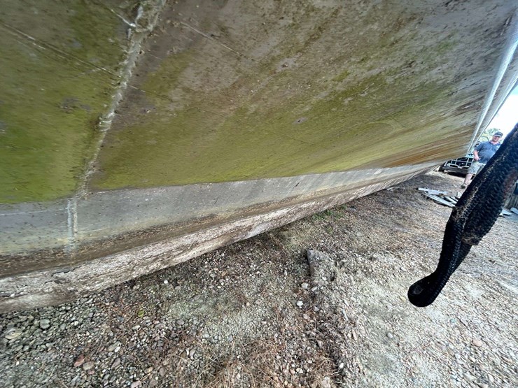 1982-14x46-summerset-aluminum-houseboat-image-16