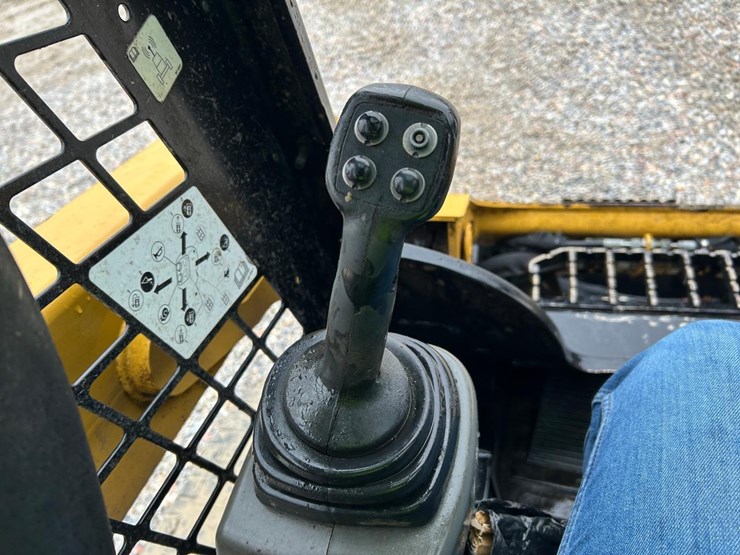 2019-caterpillar-259d-image-25