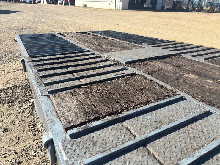 #2320-•-2008-interstate-30'-tri-axle-equipment-trailer-image-37