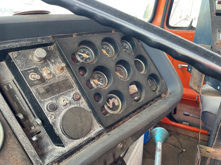 1986-ford-9000-image-27