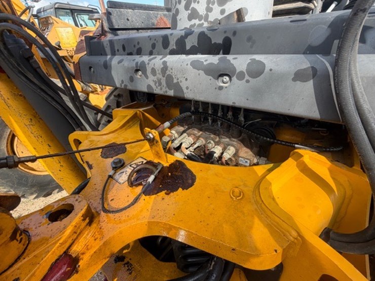 jcb-3cx-image-15
