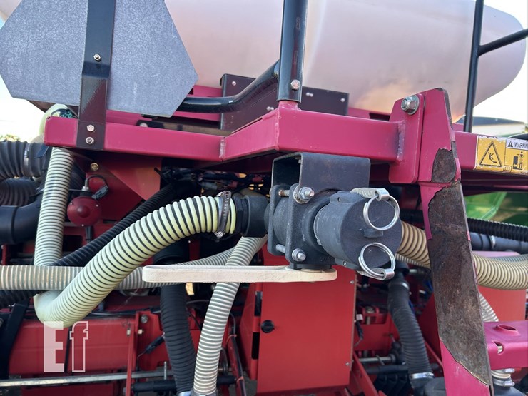 2009-white-8516-image-36