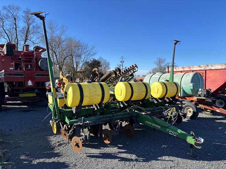 john-deere-7200-image-1
