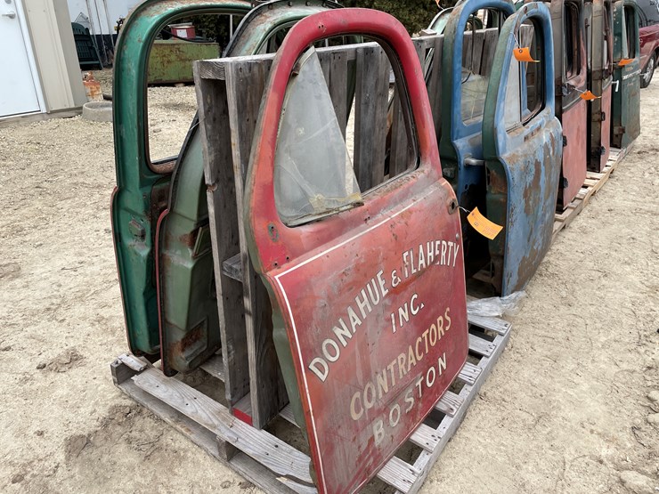 #4404-•-vintage-truck-door-image-2