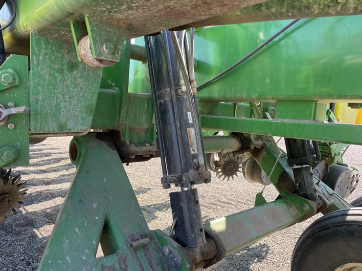 2004-john-deere-db90-image-56