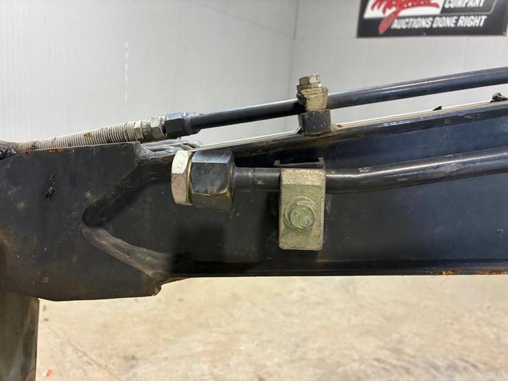 2019-deere-17g-image-11