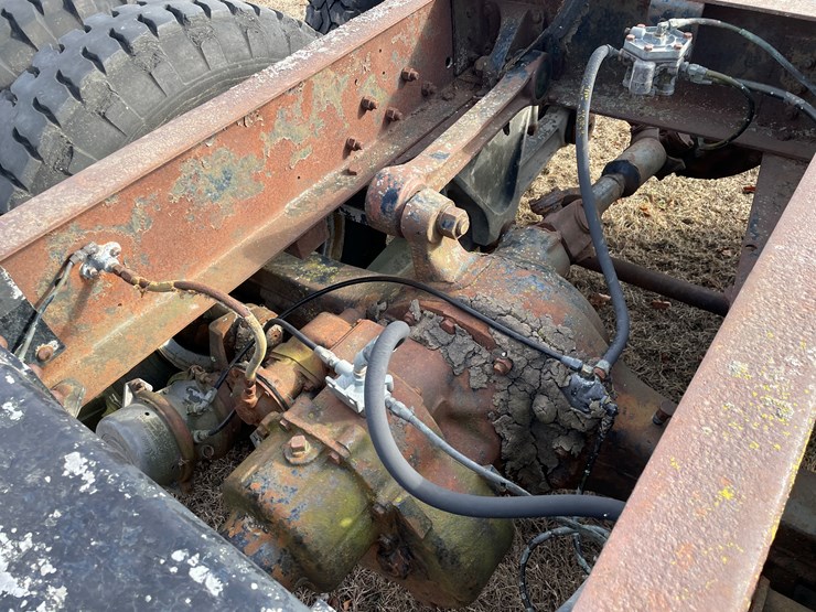 1963-mack-b61-image-22