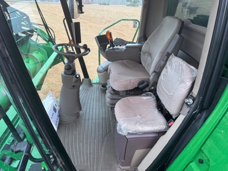 2014-john-deere-s680-image-37