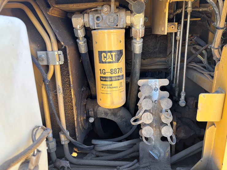 2005-caterpillar-d5g-xl-image-25