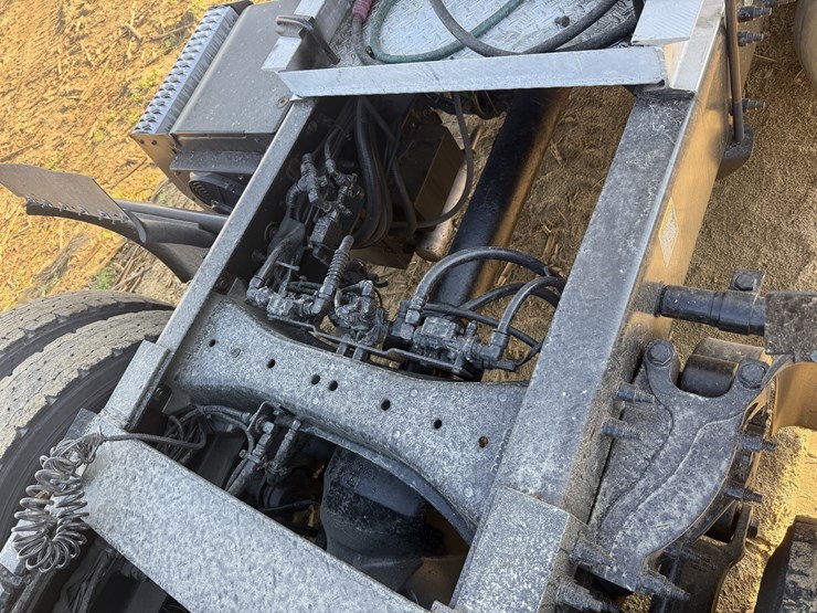 2019-peterbilt-579-image-9