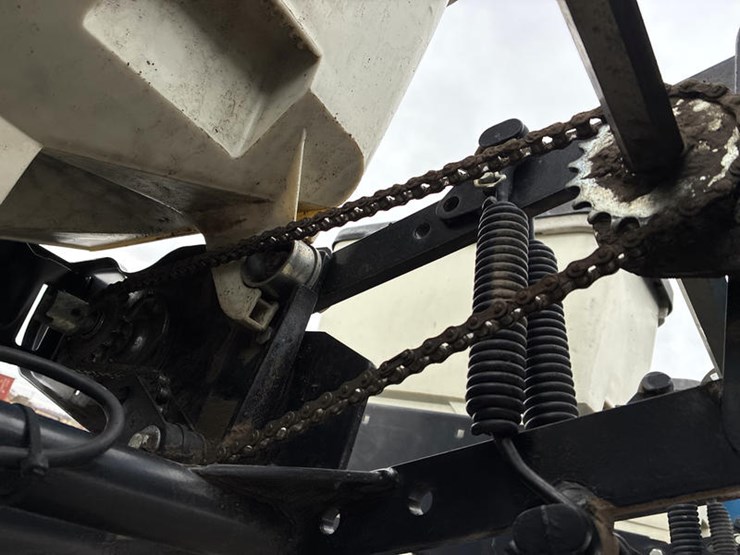 2010-kinze-3600-image-48