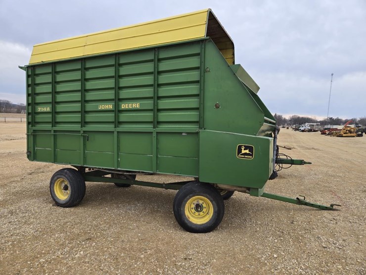 john-deere-714a-image-11