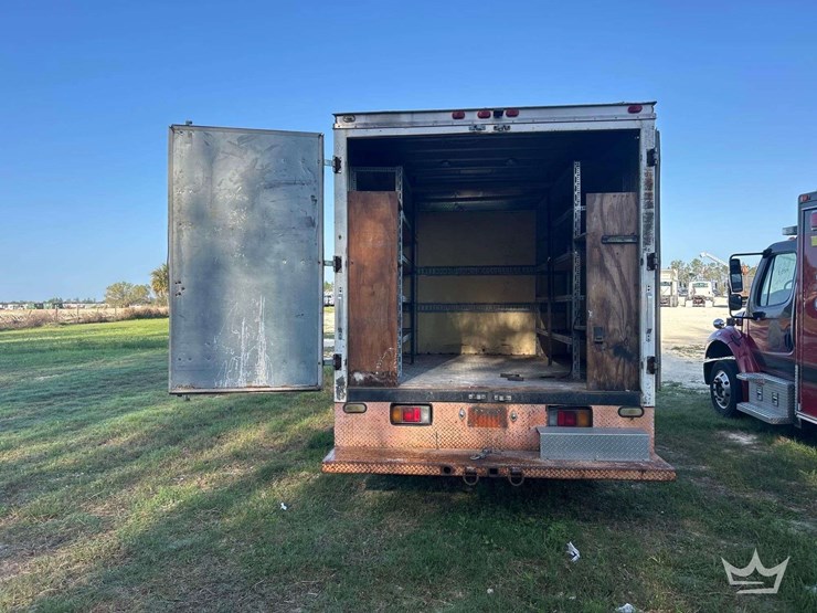 2006-gmc-w4500-image-19