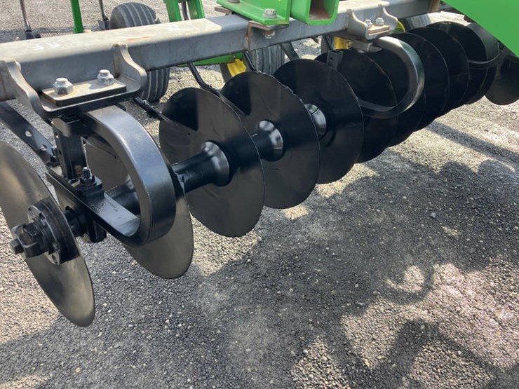 2014-john-deere-2720-image-6