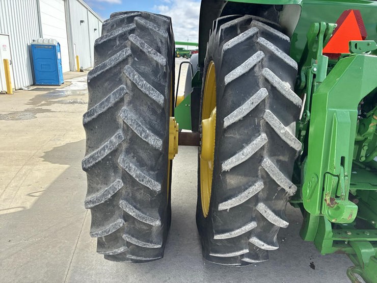 2013-john-deere-8335r-image-60