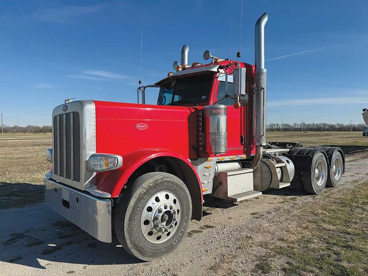 2024-peterbilt-389-image-1