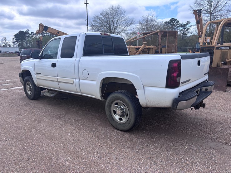 2005-chevrolet-2500hd-image-4