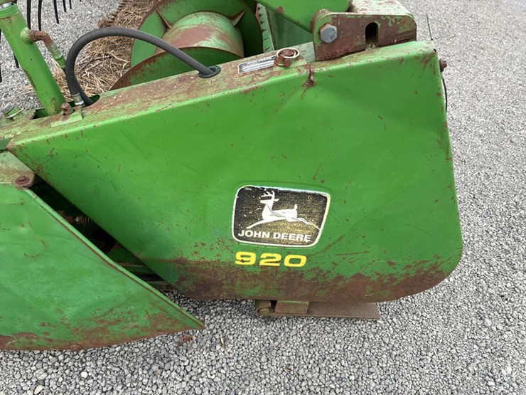 1990-john-deere-920-image-8