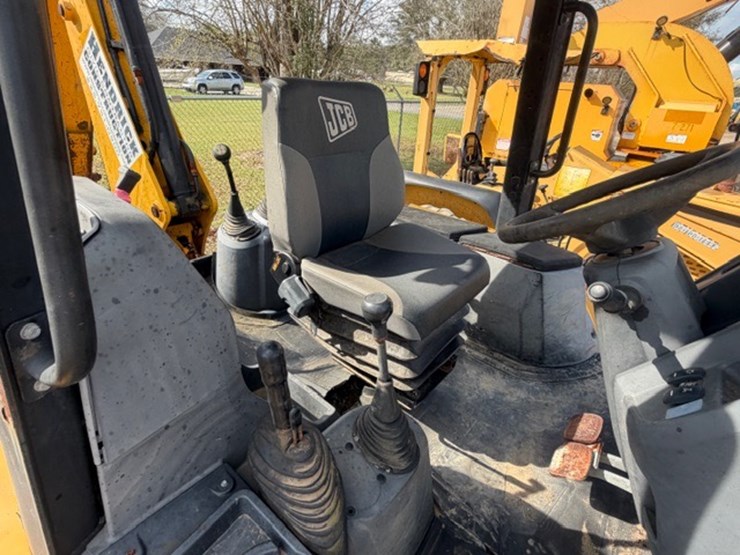 jcb-3cx-image-44
