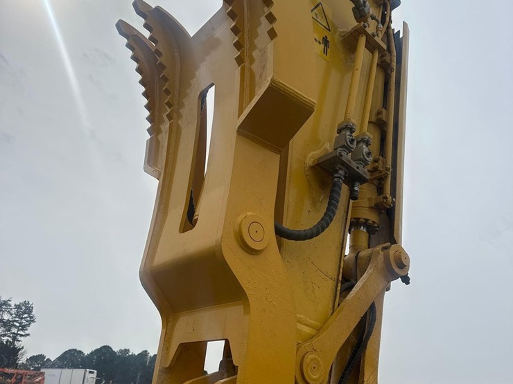 2022-komatsu-pc210-lc-image-14