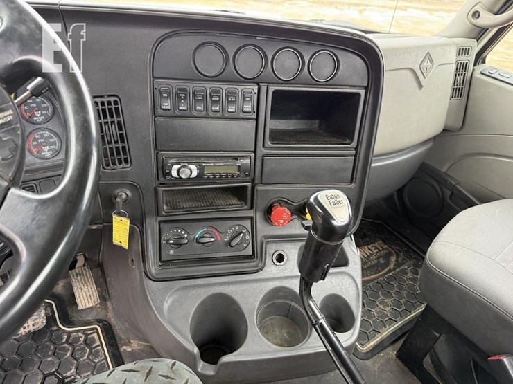 2010-international-prostar-image-15