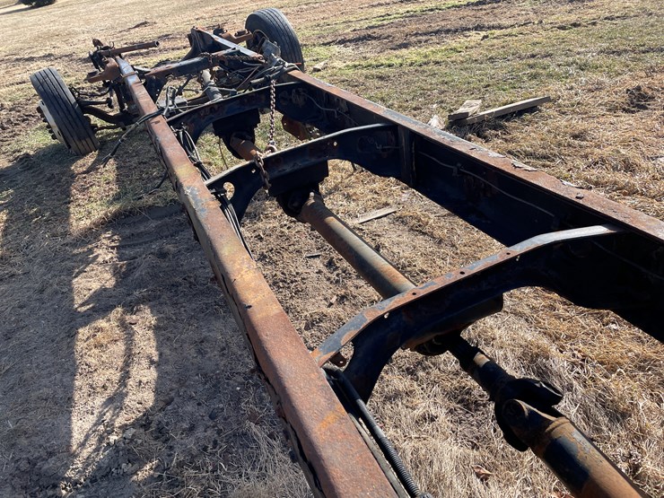 #4217-•-truck-cab-and-chassis-frame-image-9