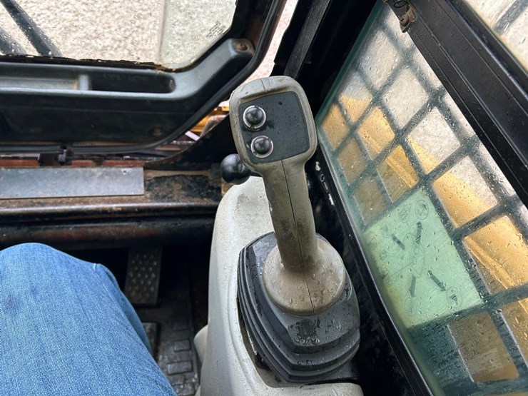 caterpillar-247b-image-22