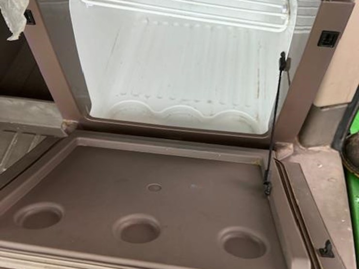 2014-john-deere-s680-image-38