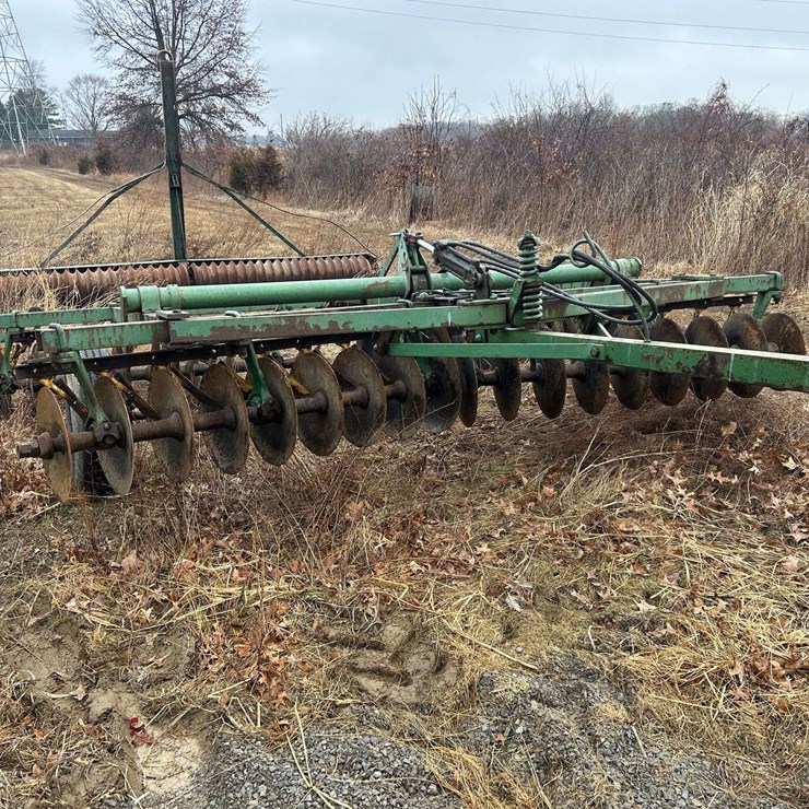 John Deere 12ft disk
