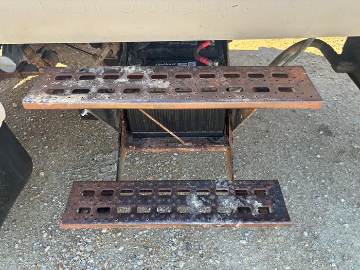 2003-ford-f650-image-63