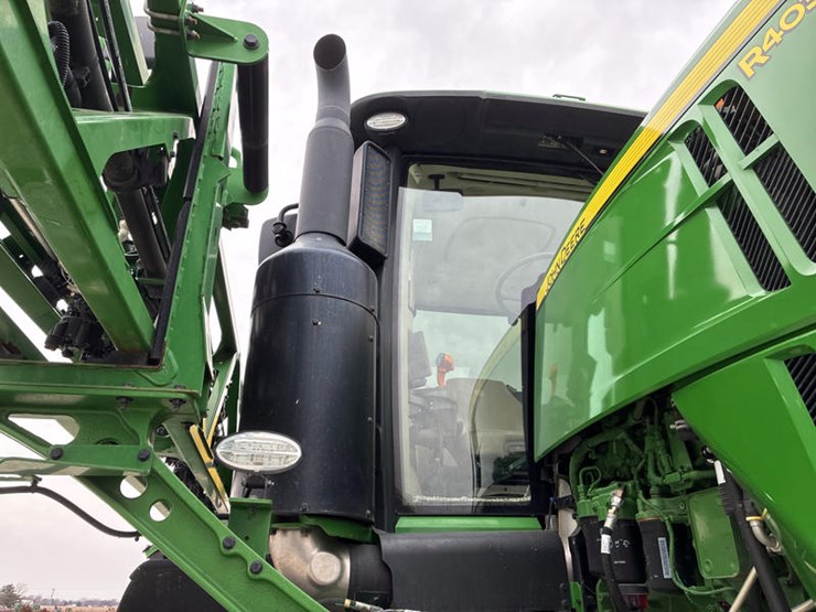 2021-john-deere-r4030-image-16