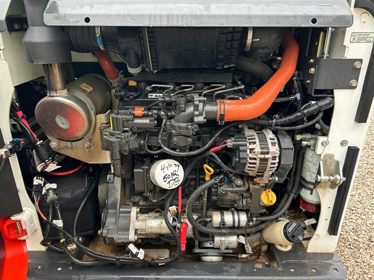 2023-bobcat-t450-image-15