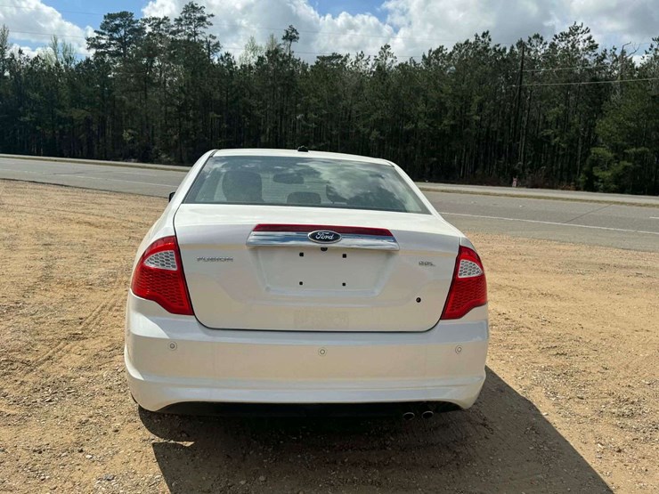 2012-ford-fusion-sel-fwd-4d-sedan-2.5-4cyl.-gasoline-(172,726-miles)-image-6